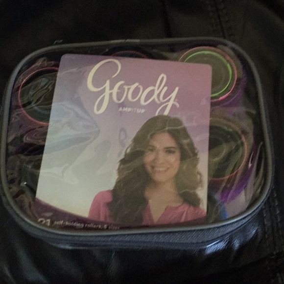 Hair curlers and Lique lip care combo🌷🌷🌷🌸💄💄 - Picture 3 of 3